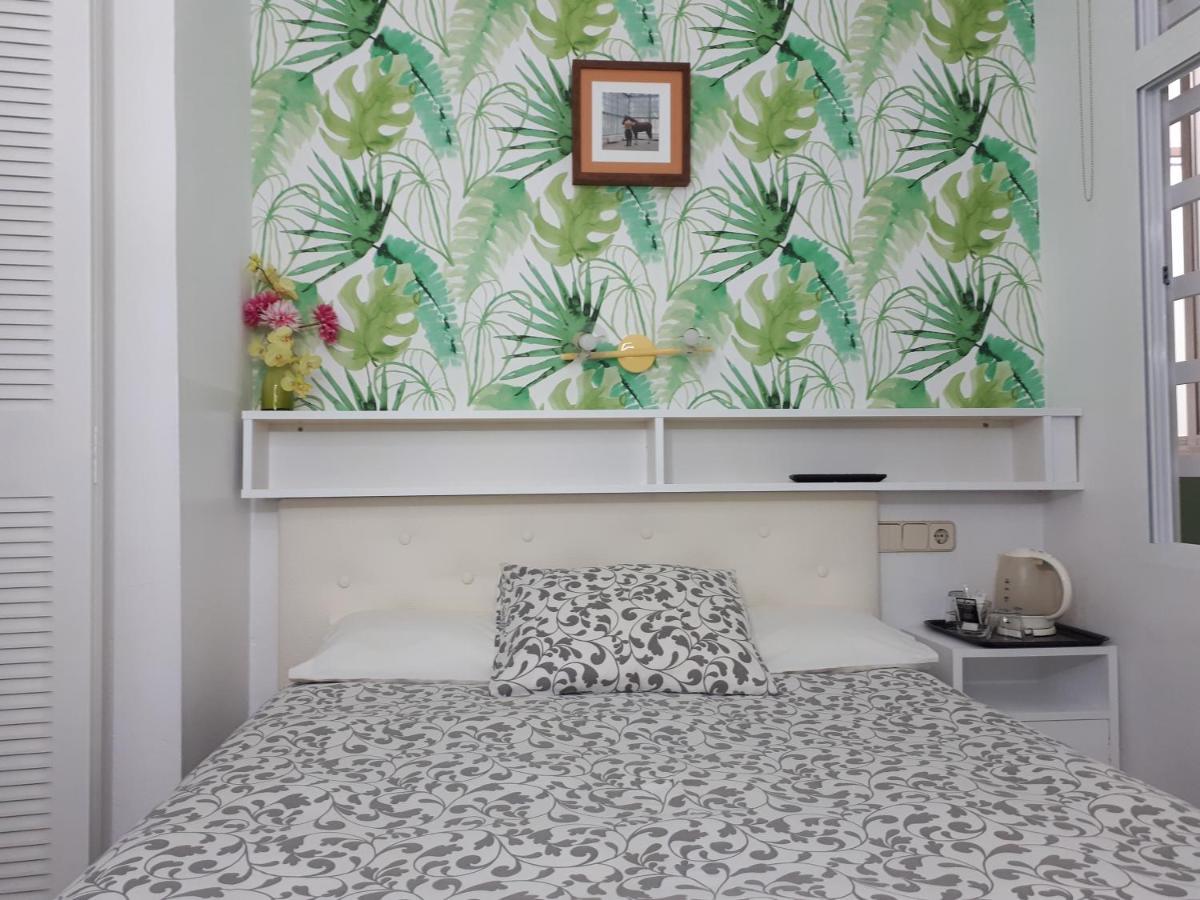 Hostal Casa Chueca Madrid Bagian luar foto