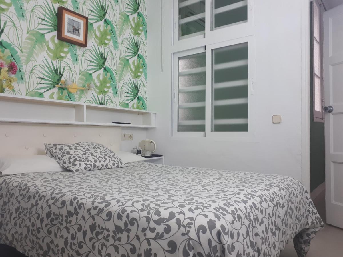 Hostal Casa Chueca Madrid Bagian luar foto