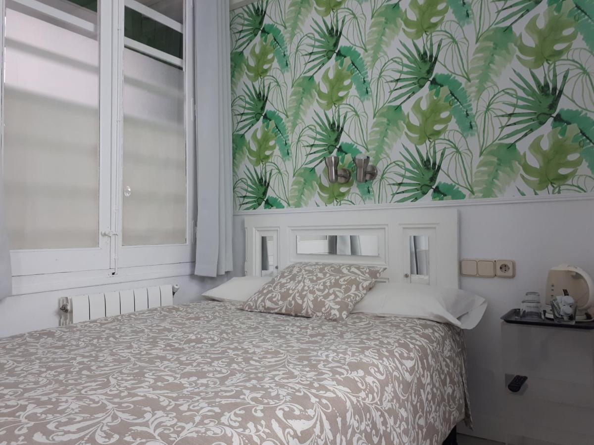 Hostal Casa Chueca Madrid Bagian luar foto