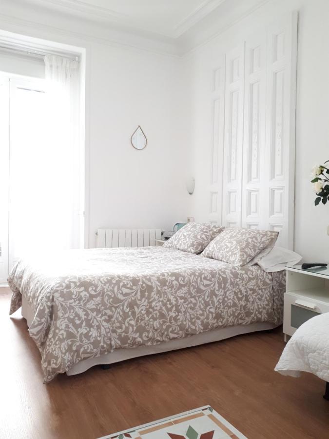 Hostal Casa Chueca Madrid Bagian luar foto