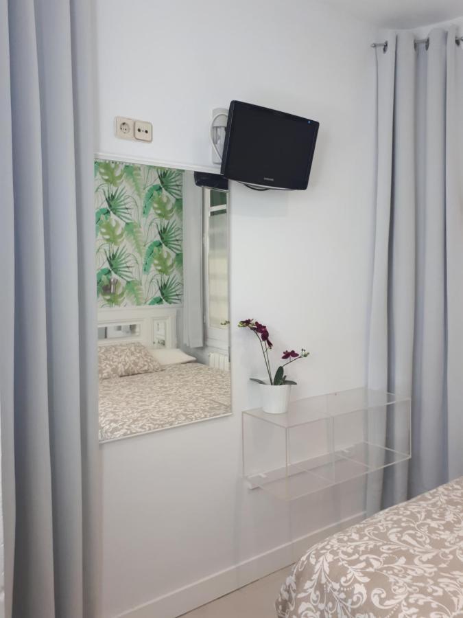 Hostal Casa Chueca Madrid Bagian luar foto