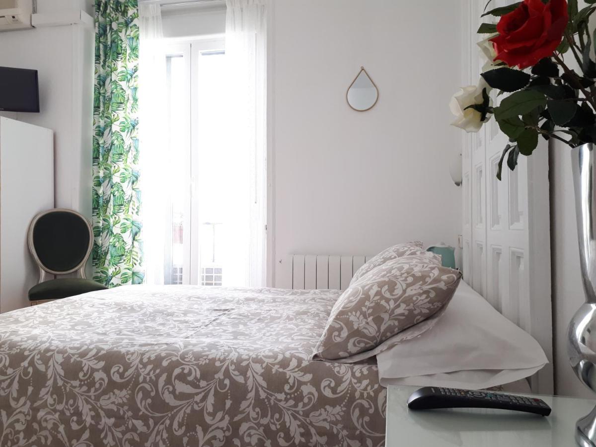 Hostal Casa Chueca Madrid Bagian luar foto