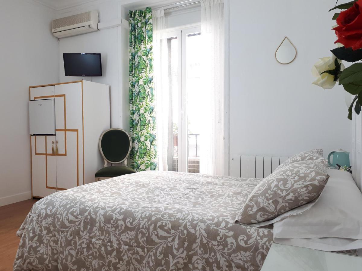 Hostal Casa Chueca Madrid Bagian luar foto