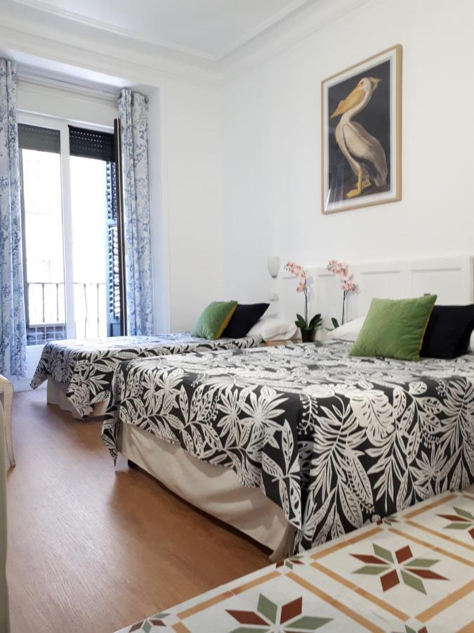 Hostal Casa Chueca Madrid Bagian luar foto