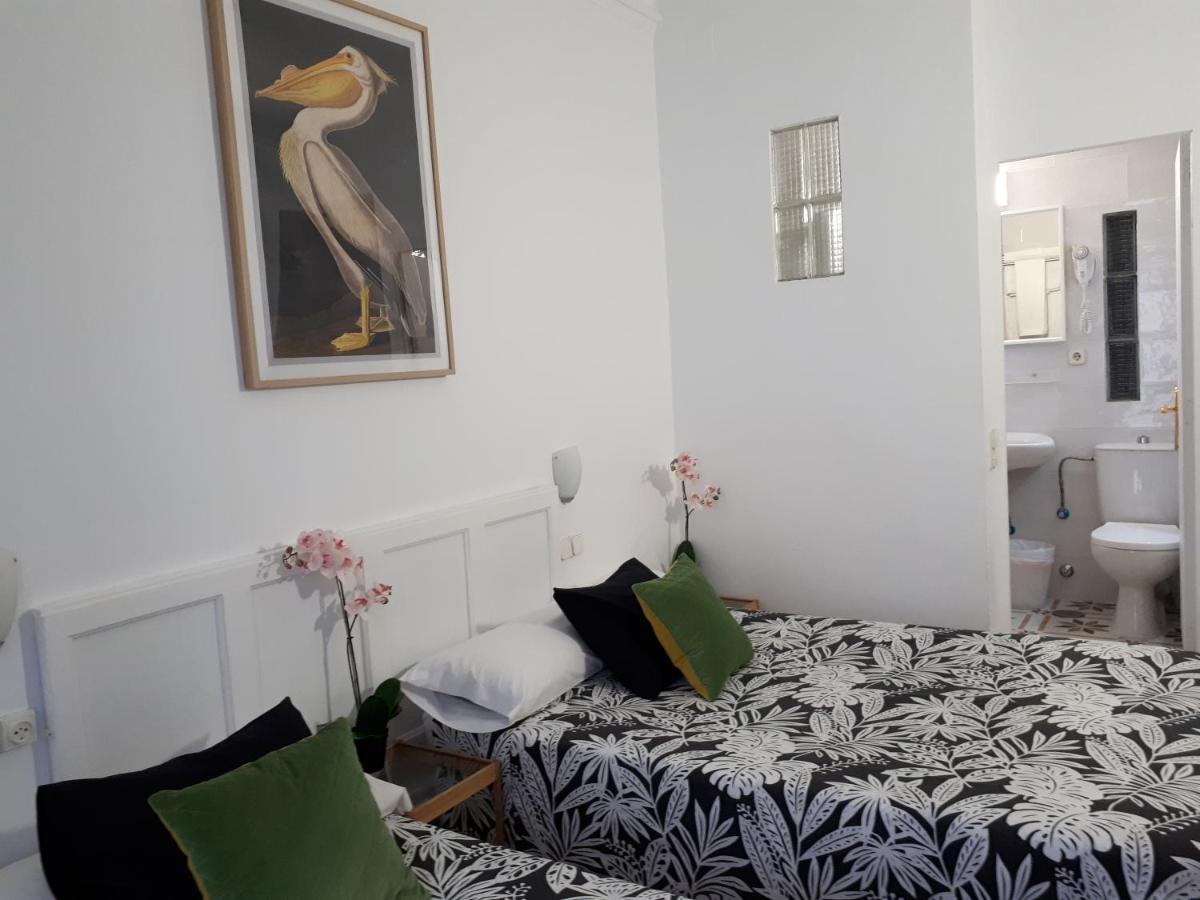 Hostal Casa Chueca Madrid Bagian luar foto