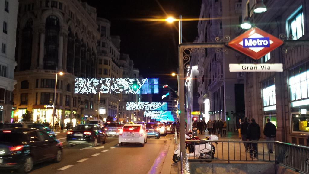 Hostal Casa Chueca Madrid Bagian luar foto