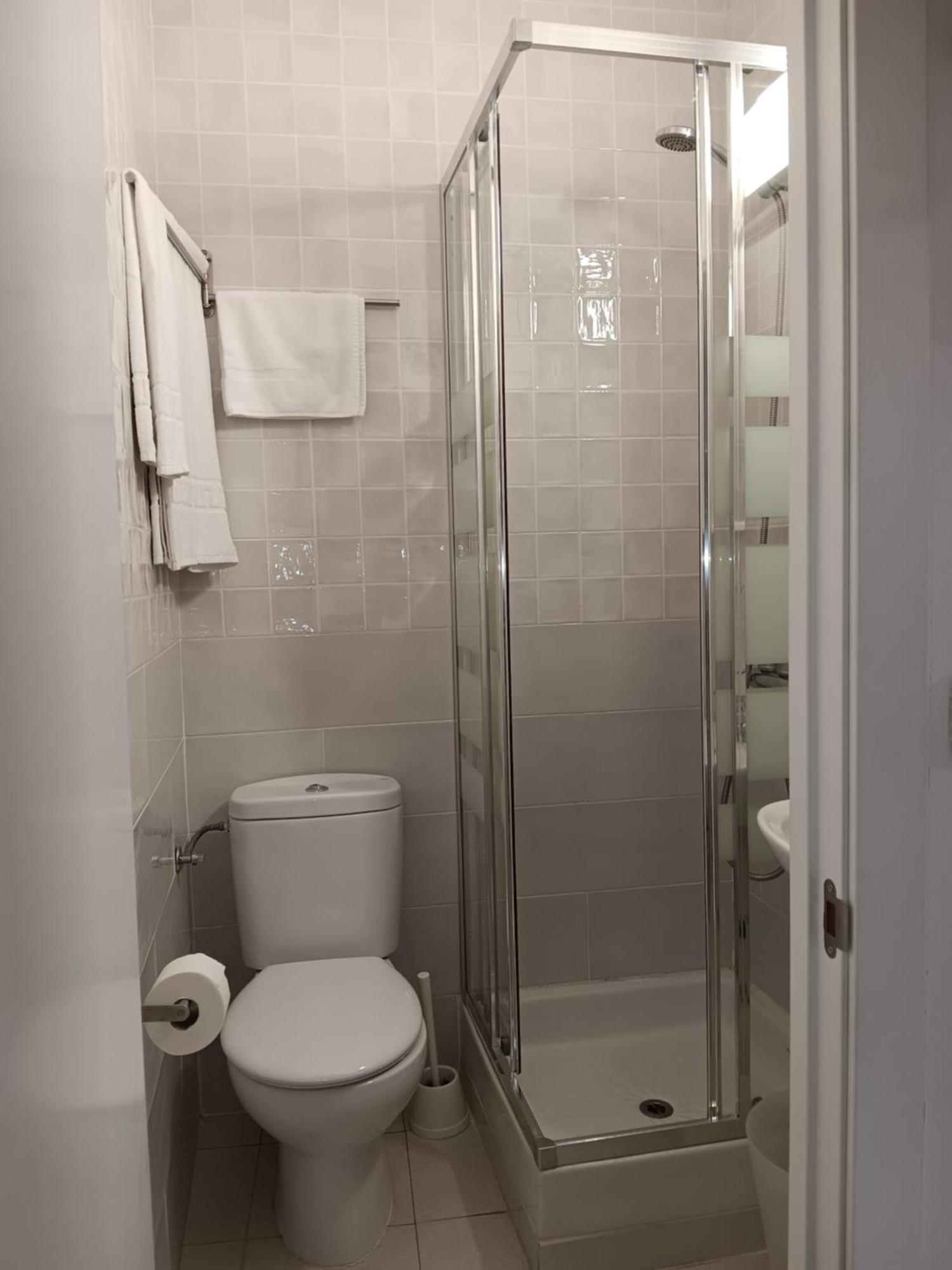 Hostal Casa Chueca Madrid Bagian luar foto