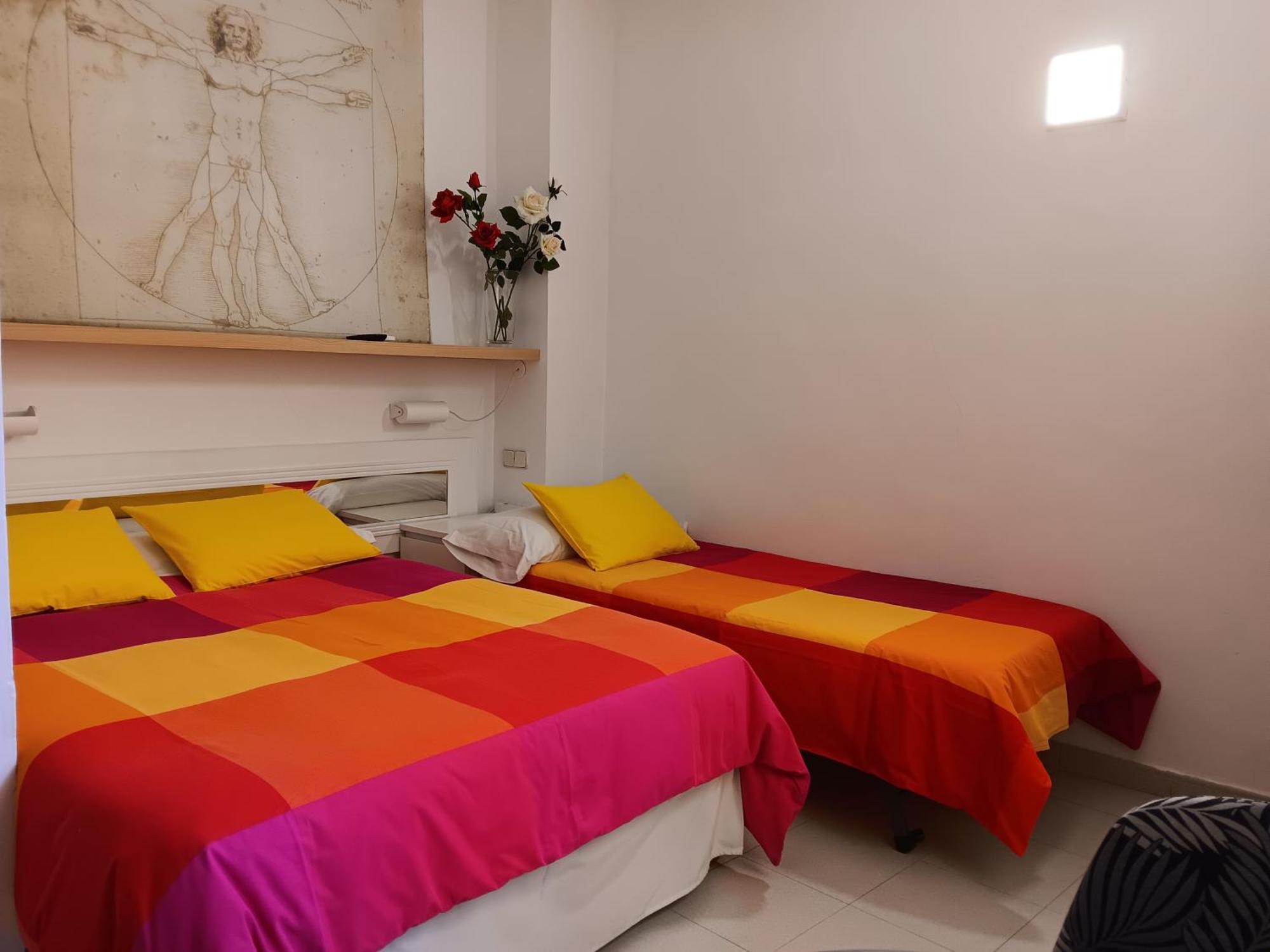 Hostal Casa Chueca Madrid Bagian luar foto