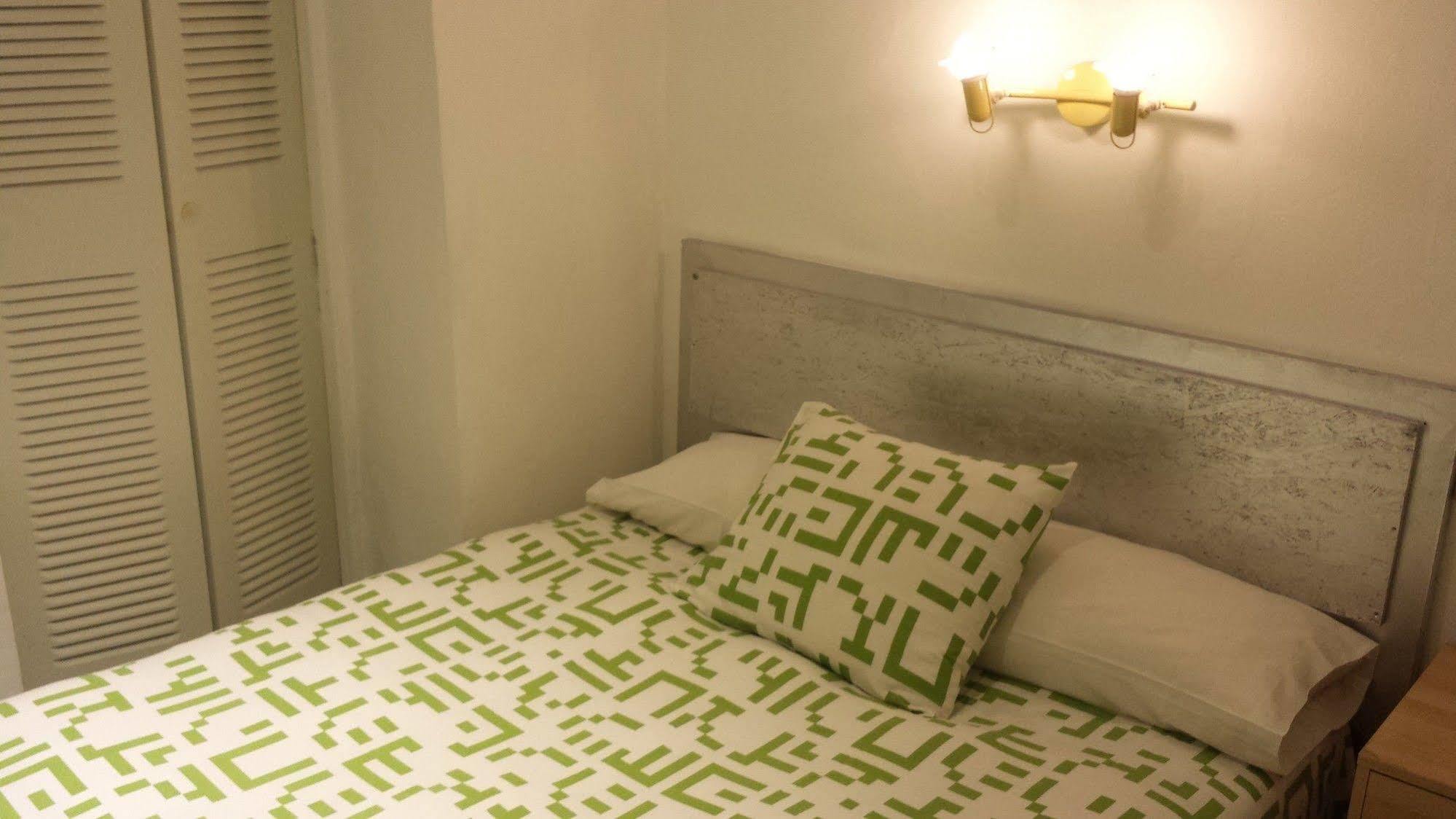 Hostal Casa Chueca Madrid Bagian luar foto
