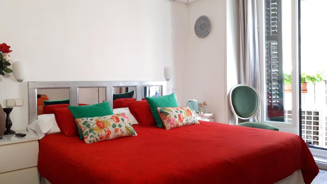 Hostal Casa Chueca Madrid Bagian luar foto